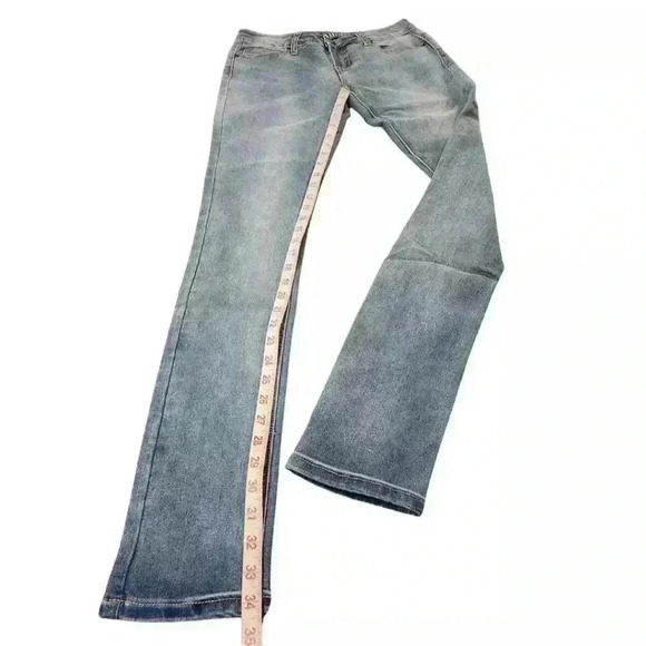 Alloy Apparel London Low Rise Light Wash Skinny Stretch Denim Jeans - Picture 5 of 10